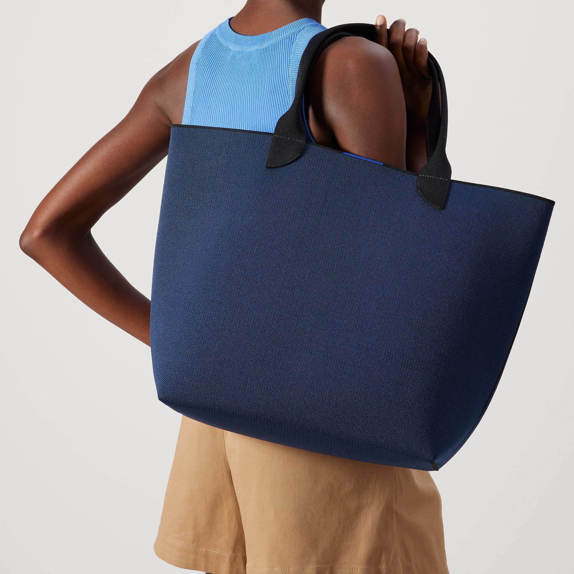The Lightweight Tote - Sapphire and Onyx - Image 3